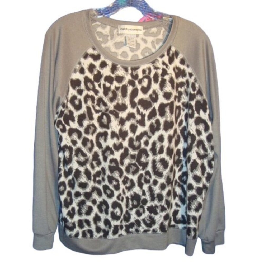 GRAY LEOPARD BASEBALL STYLE TOP SIZE LARGE